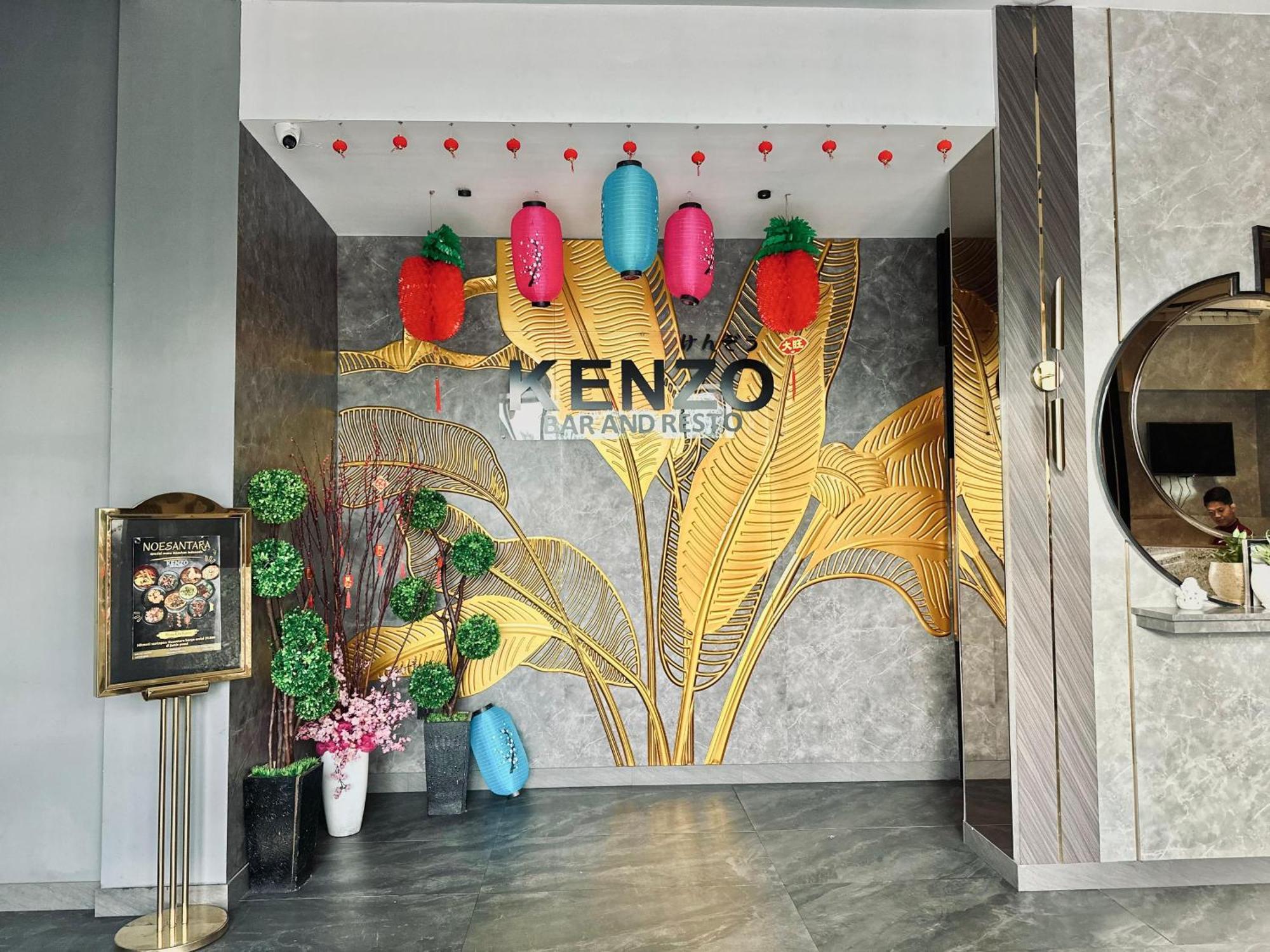 My Home Hotel Pontianak Extérieur photo