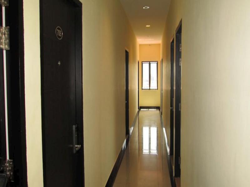 My Home Hotel Pontianak Extérieur photo