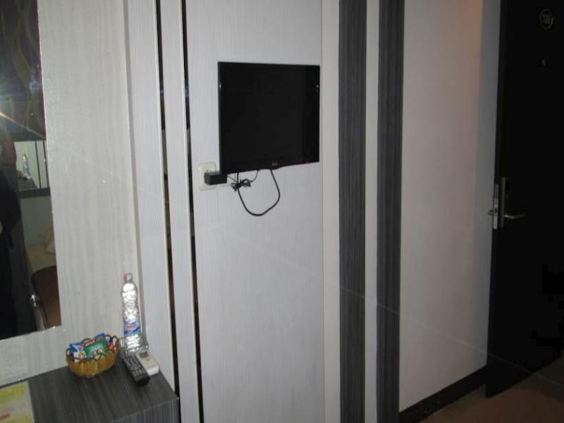 My Home Hotel Pontianak Extérieur photo